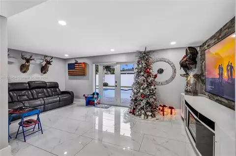 894 W 69th Pl, Hialeah, FL 33014 photo 24