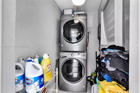 894 W 69th Pl, Hialeah, FL 33014 photo 32