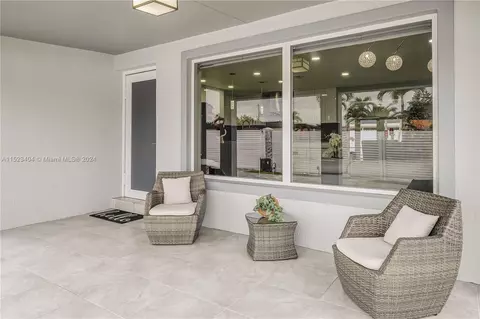 894 W 69th Pl, Hialeah, FL 33014 photo 7