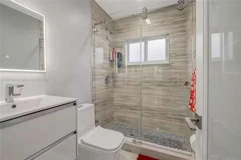894 W 69th Pl, Hialeah, FL 33014 photo 27