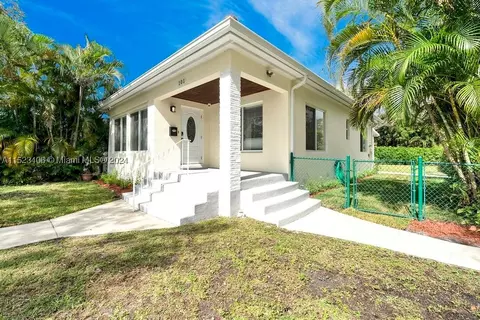 101 Carlisle Dr, Miami Springs, FL 33166