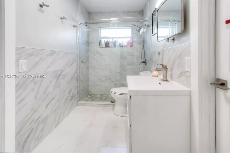  171 E 42nd St, Hialeah, FL 33013 photo 5