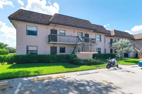 900 NW 106th Ter #101, Pembroke Pines, FL 33026