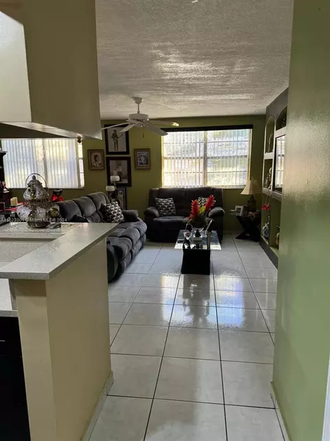 Living - Undisclosed, Hialeah, FL 33012 photo 2 of 5
