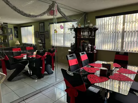 Dining - Undisclosed, Hialeah, FL 33012 photo 1 of 2