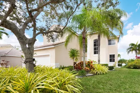 972 N Savannah Falls Dr, Weston, FL 33327