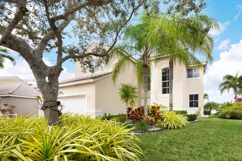 972 N Savannah Falls Dr, Weston, FL 33327