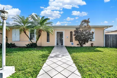 17701 SW 113th Ct, Miami, FL 33157