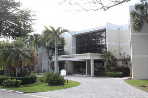 16500 Golf Club Rd #212, Weston, FL 33326