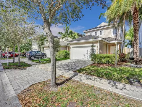 3227 SE 2nd Dr, Homestead, FL 33033