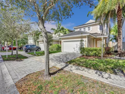 3227 SE 2nd Dr, Homestead, FL 33033