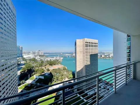 325 S Biscayne Blvd #3118, Miami, FL 33131