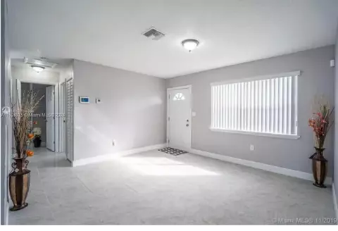 3271 NW 208th St, Miami Gardens, FL 33056