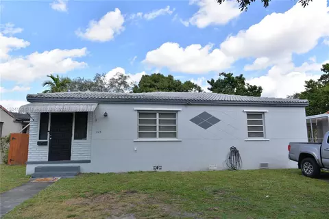 225 Lafayette Dr, Miami Springs, FL 33166