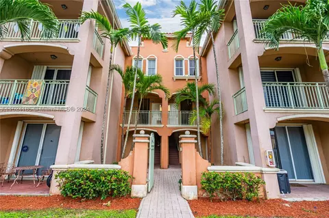 6700 NW 114th Ave #925, Doral, FL 33178