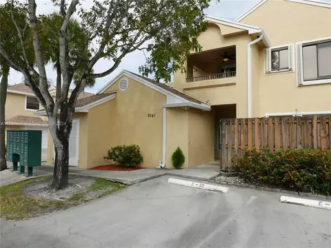 9541 SW 2nd Ct #106, Pembroke Pines, FL 33025