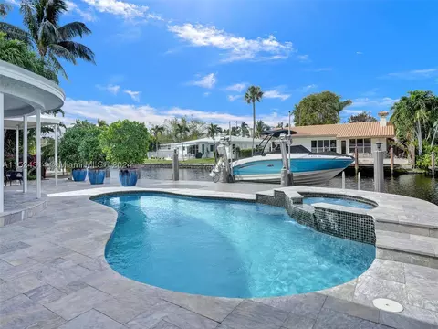 2117 NE 18th Ave, Wilton Manors, FL 33305