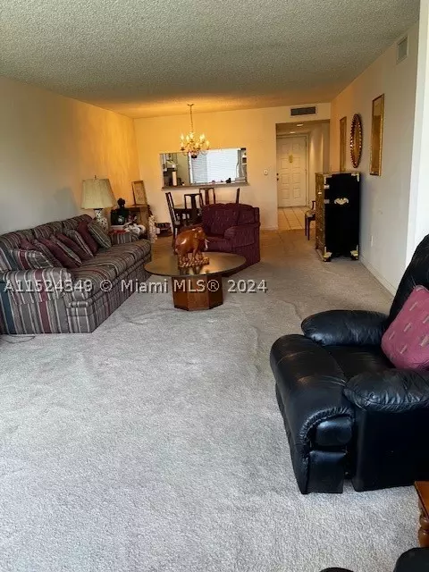 10858 W Clairmont Cir #302, Tamarac, FL 33321