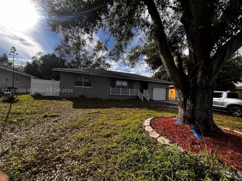 162 Lake Stella Dr, Auburndale, FL 33823