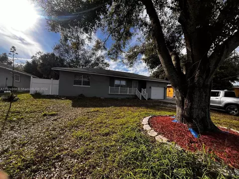 162 Lake Stella Dr, Auburndale, FL 33823