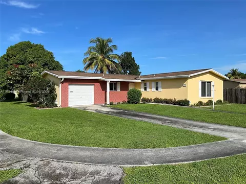 6701 SW 9th Pl, North Lauderdale, FL 33068