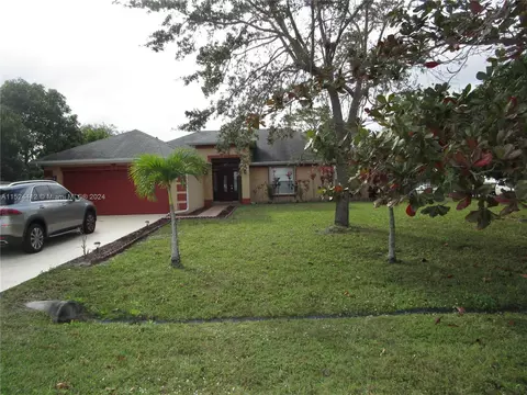 590 NW Conover St, Port Saint Lucie, FL 34983