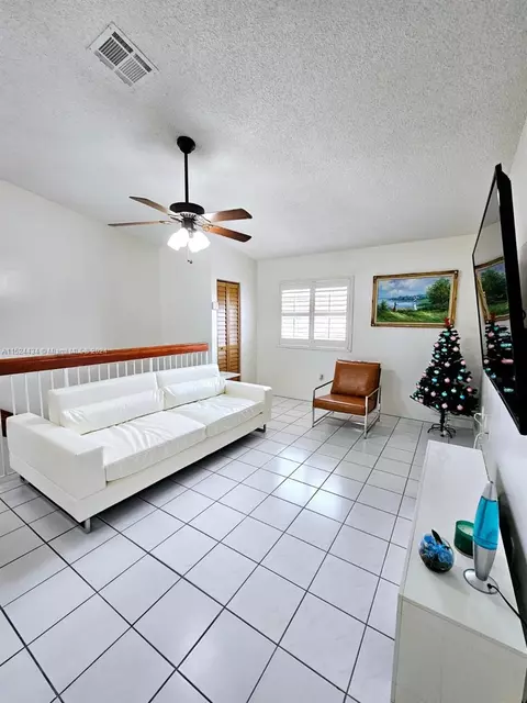 10101 W Okeechobee Rd #22-202, Hialeah Gardens, FL 33016