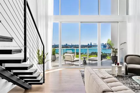 1040 Biscayne Blvd #1403, Miami, FL 33132