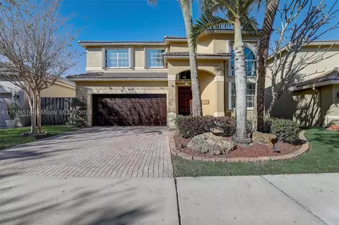 16409 Sapphire Pl, Weston, FL 33331