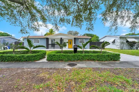 350 SW 67th Ave, Pembroke Pines, FL 33023