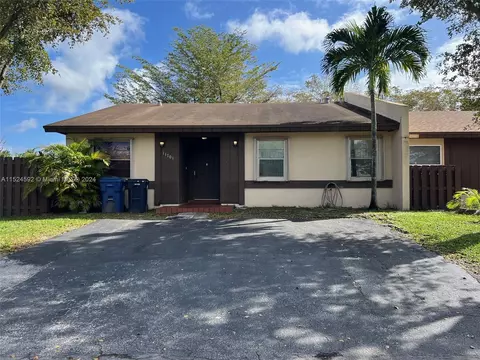 11701 SW 122nd Ct, Miami, FL 33186