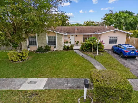 12121 SW 106th St, Miami, FL 33186