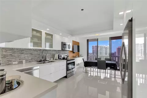 3000 Island Bl #2303, Aventura, FL 33160