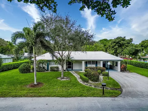803 E Cypress Ln #V-51, Pompano Beach, FL 33069