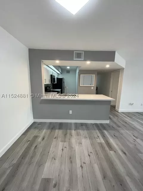 18880 NW 57th Ave #207, Hialeah, FL 33015