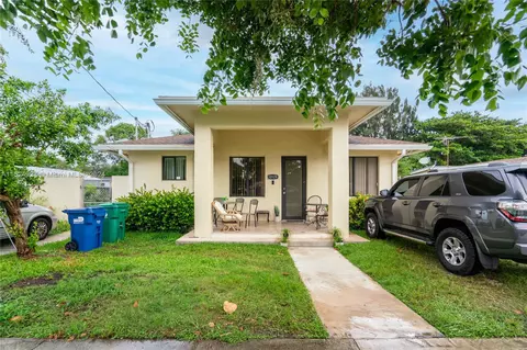 10129 W Jessamine St, Miami, FL 33157
