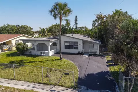 660 SW 28th Dr, Fort Lauderdale, FL 33312