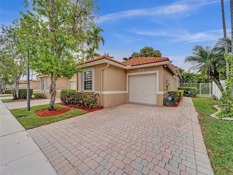 13060 NW 5th St, Pembroke Pines, FL 33028