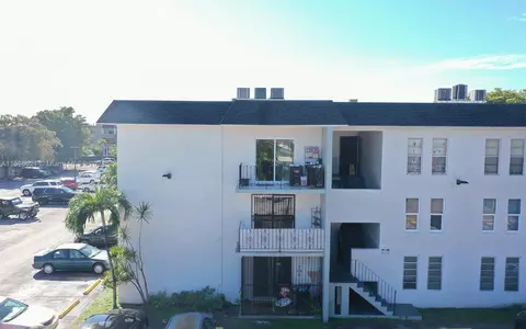 Undisclosed, Hialeah, FL 33012 photo 4