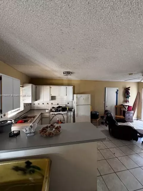 711 E 31st St, Hialeah, FL 33013 photo 5