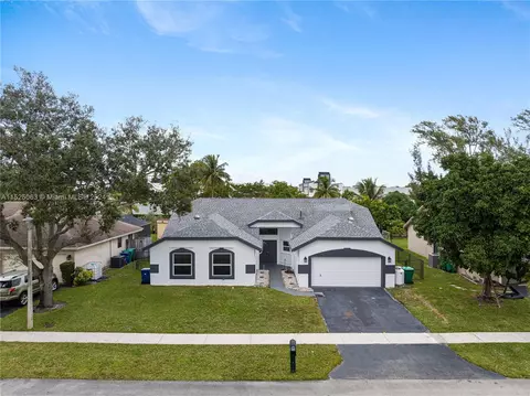 7455 NW 53rd St, Lauderhill, FL 33319