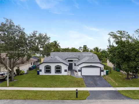 7455 NW 53rd St, Lauderhill, FL 33319