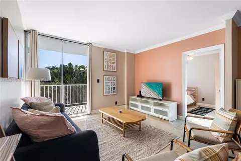 2829 Indian Creek Dr #307, Miami Beach, FL 33140