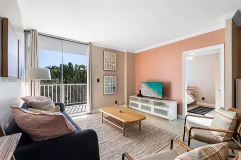 2829 Indian Creek Dr #307, Miami Beach, FL 33140