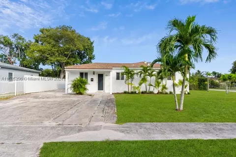 8523 NW 35th Pl, Miami, FL 33147