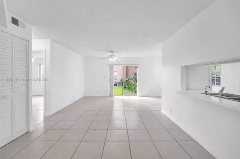 334 SW 86th Ave #107, Pembroke Pines, FL 33025