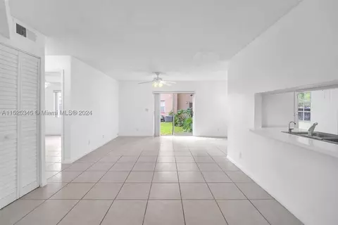 334 SW 86th Ave #107, Pembroke Pines, FL 33025
