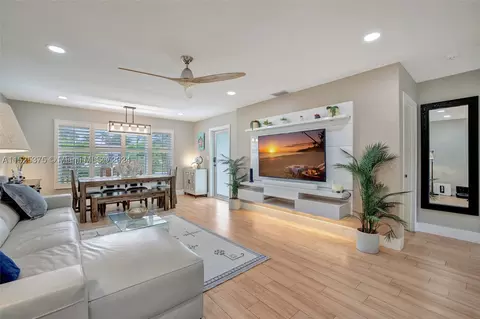 125 NE 1st Ct, Dania Beach, FL 33004