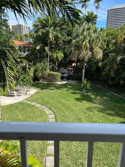50 Park Dr #8, Bal Harbour, FL 33154