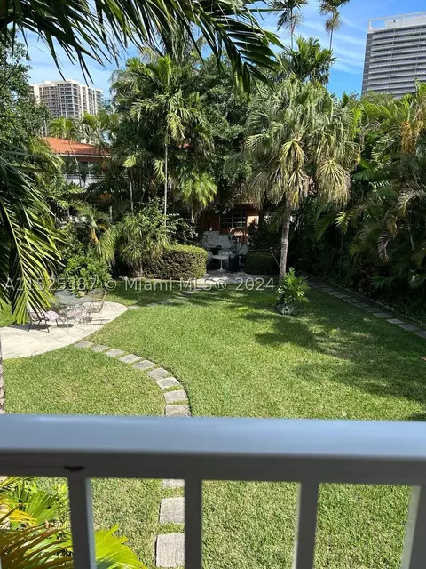 50 Park Dr #8, Bal Harbour, FL 33154